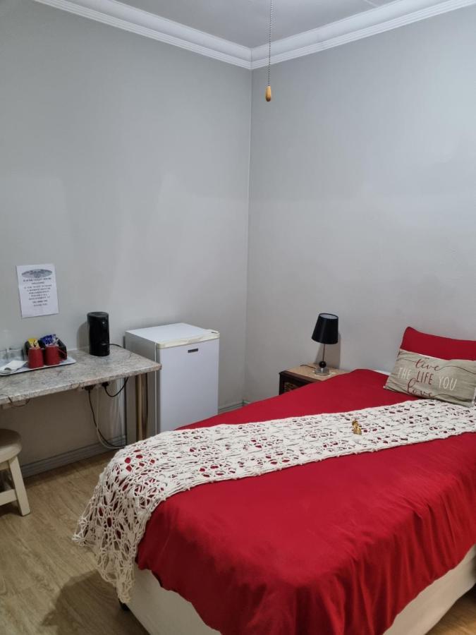 @Home Guest House Zeerust Bagian luar foto