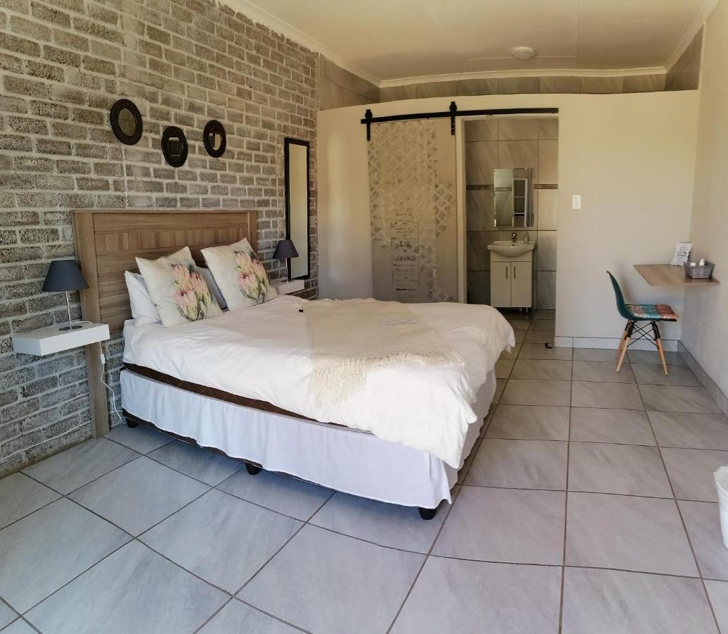 @Home Guest House Zeerust Bagian luar foto