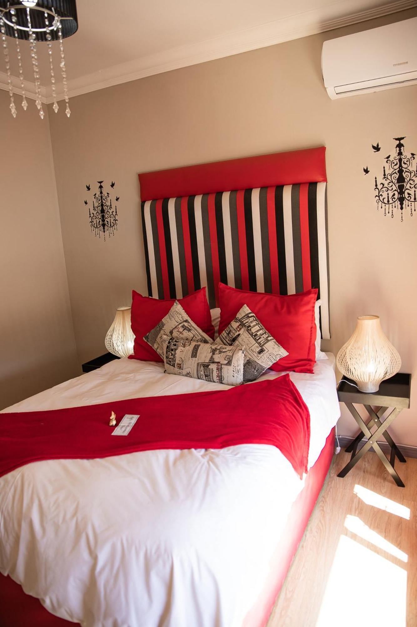@Home Guest House Zeerust Bagian luar foto