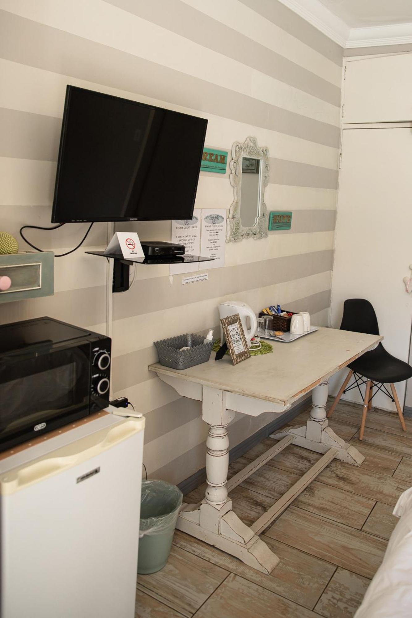 @Home Guest House Zeerust Bagian luar foto
