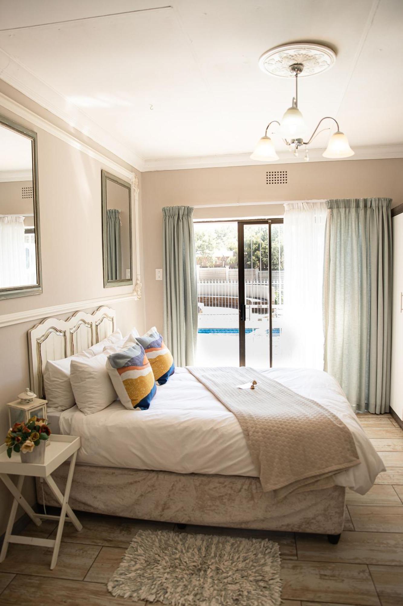 @Home Guest House Zeerust Bagian luar foto