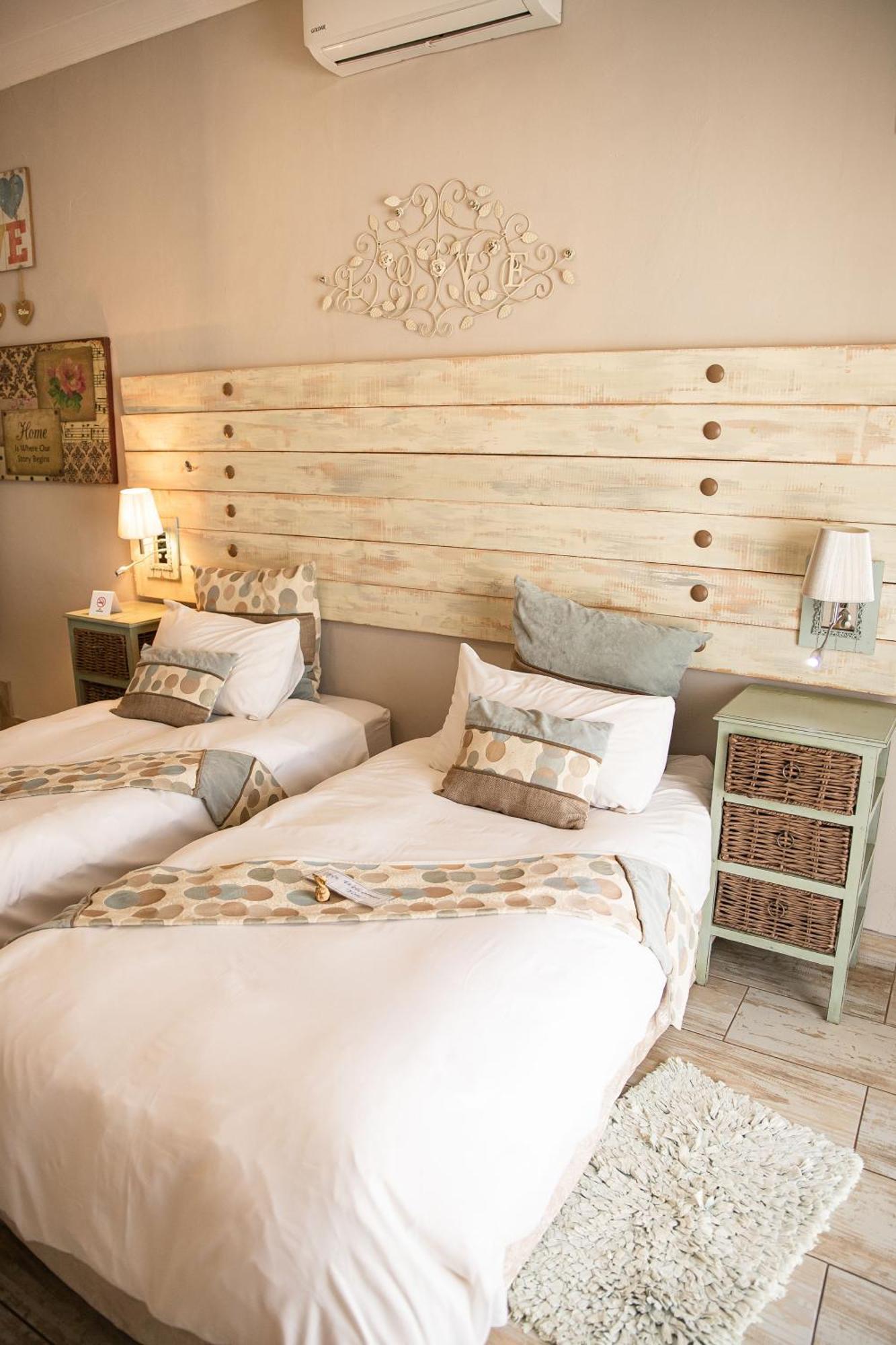 @Home Guest House Zeerust Bagian luar foto