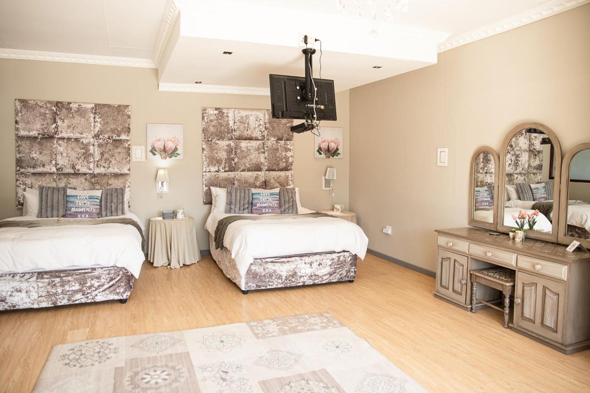 @Home Guest House Zeerust Bagian luar foto